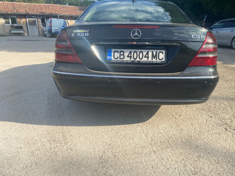 Mercedes-Benz E 320, снимка 5 - Автомобили и джипове - 45431495