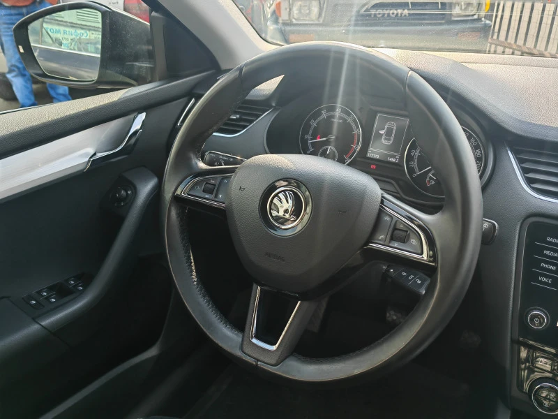 Skoda Octavia 1.4 G-TEC NAVI, снимка 12 - Автомобили и джипове - 44667782