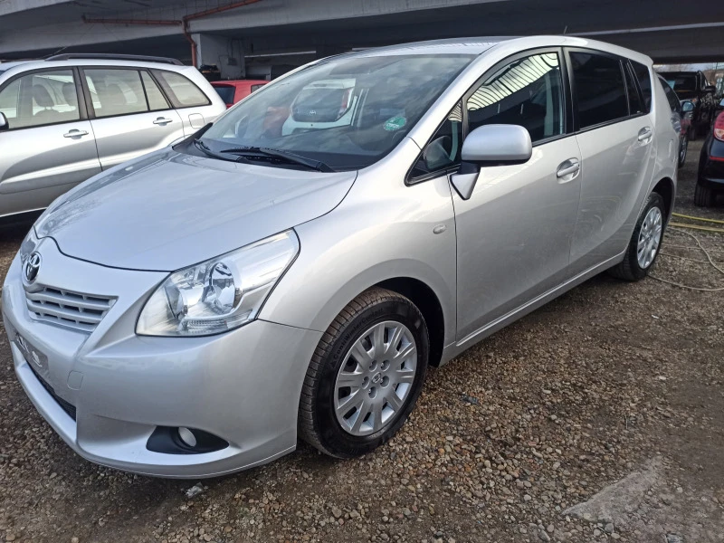 Toyota Verso 1.8i, 7места , снимка 1 - Автомобили и джипове - 45514080