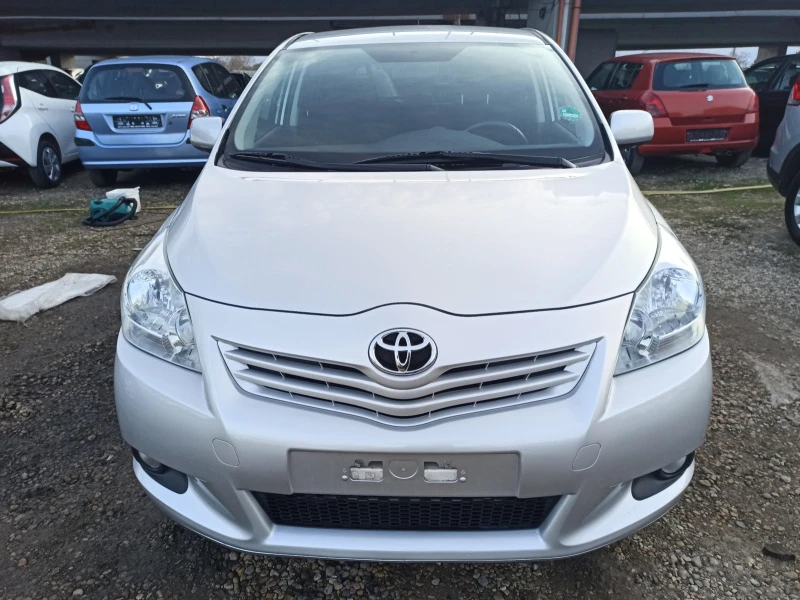 Toyota Verso 1.8i, 7места , снимка 15 - Автомобили и джипове - 45514080