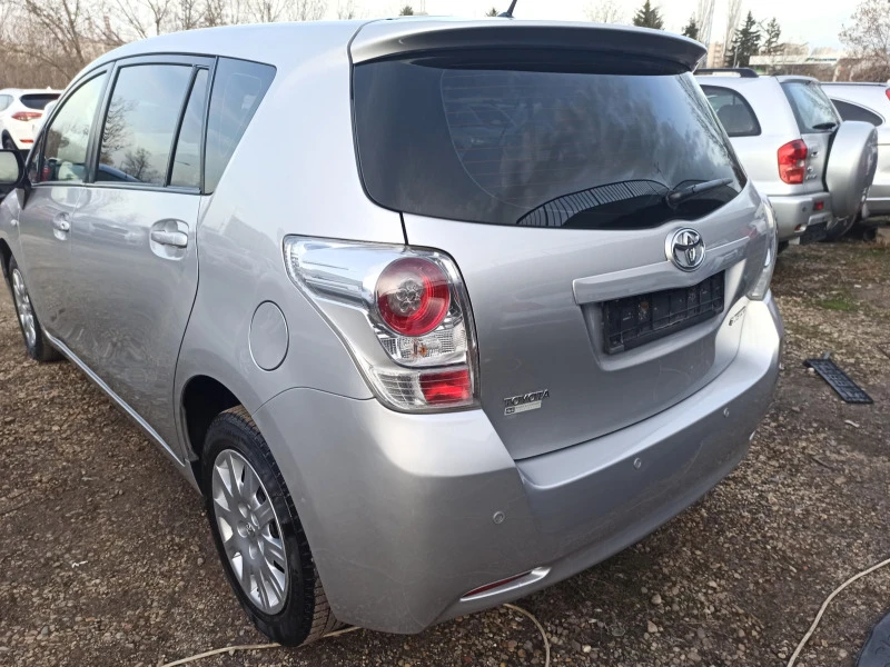 Toyota Verso 1.8i, 7места , снимка 16 - Автомобили и джипове - 45514080