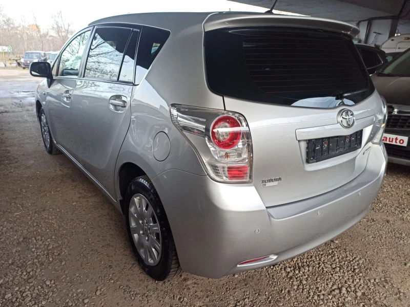 Toyota Verso 1.8i, 7места , снимка 5 - Автомобили и джипове - 45514080