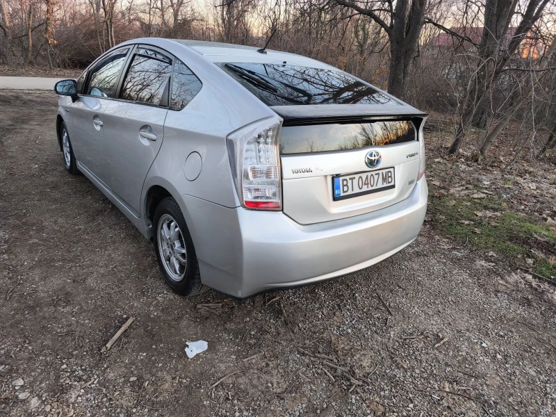 Toyota Prius 1.8 HIBRID, снимка 6 - Автомобили и джипове - 48843861