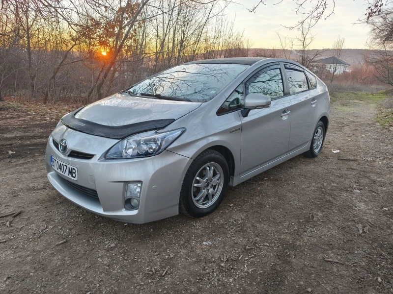 Toyota Prius 1.8 HIBRID, снимка 4 - Автомобили и джипове - 48843861