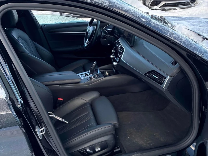 BMW 530 * xDrive * CARFAX * БЕЗ ПЪРВОНАЧАЛНА ВНОСКА, снимка 14 - Автомобили и джипове - 53005466
