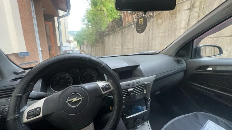 Opel Astra 1.7 CDTI, снимка 3 - Автомобили и джипове - 53214099
