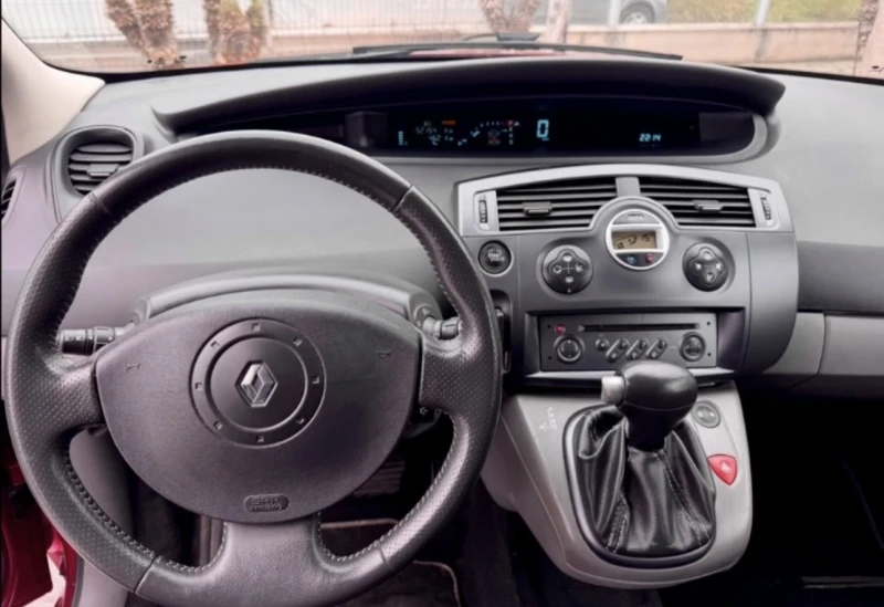 Renault Scenic 1.6i / Автомат, снимка 6 - Автомобили и джипове - 53487671