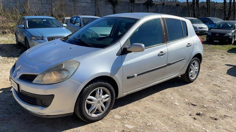 Renault Clio 1.2 на части, снимка 3 - Автомобили и джипове - 32378329