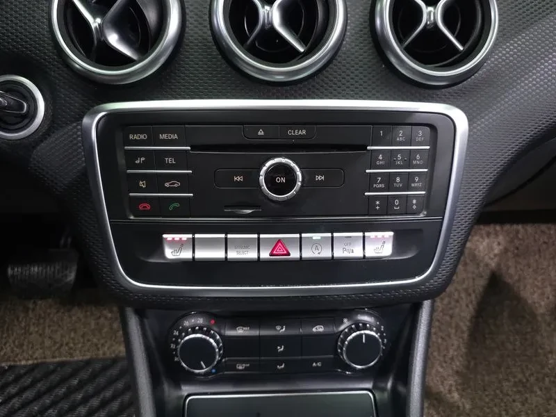 Mercedes-Benz A 200 2.0, снимка 15 - Автомобили и джипове - 54279084