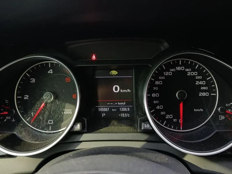 Audi A5 2.0 TDI / QUATTRO / S-Line , снимка 13 - Автомобили и джипове - 54620488