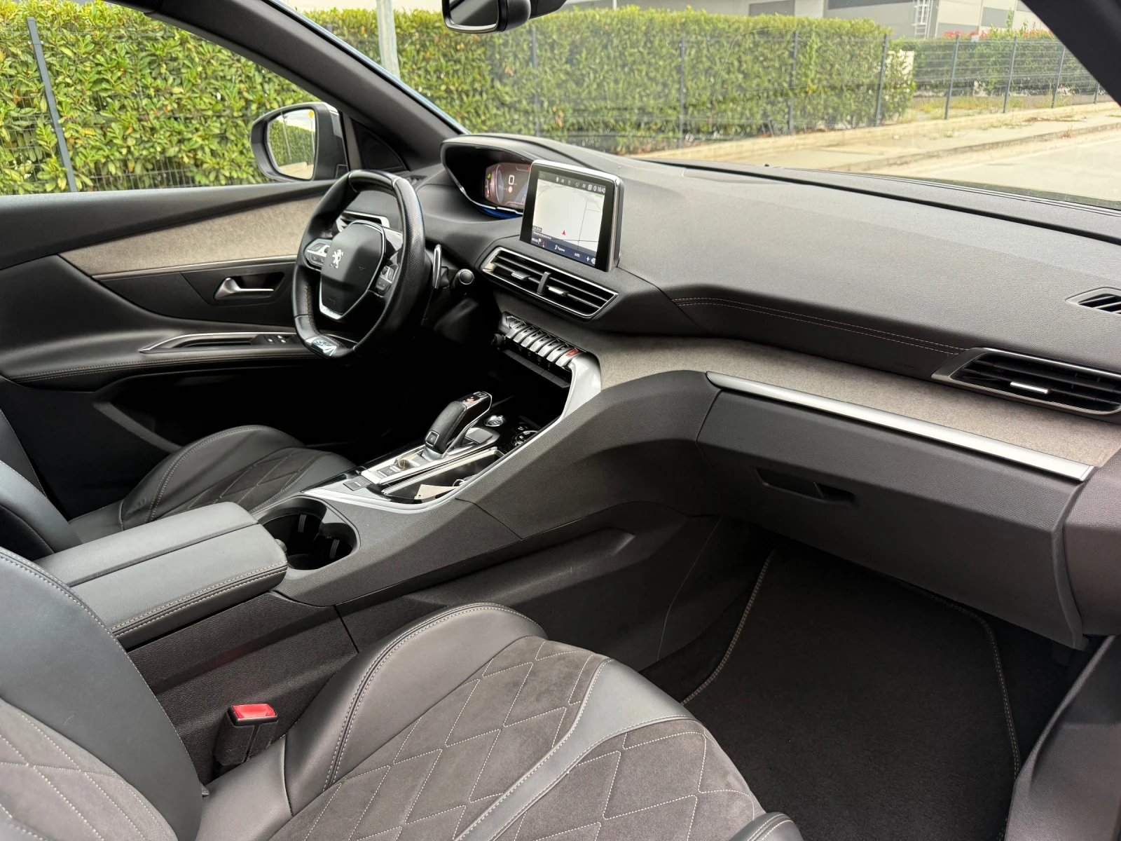 Peugeot 3008 2.0BLUEHDI-2019 8СКОРОСТИ GT-LINE/ПЪЛ.СЕРВ.ИСТОРИЯ - изображение 10