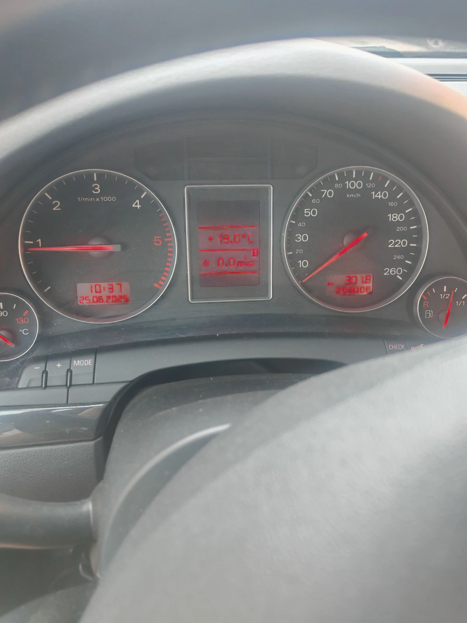 Audi A4 A4 Avant 1.9TDI 131 - изображение 9