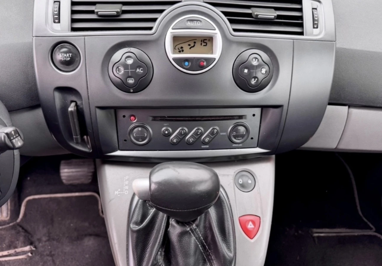 Renault Scenic 1.6i / Автомат - изображение 10