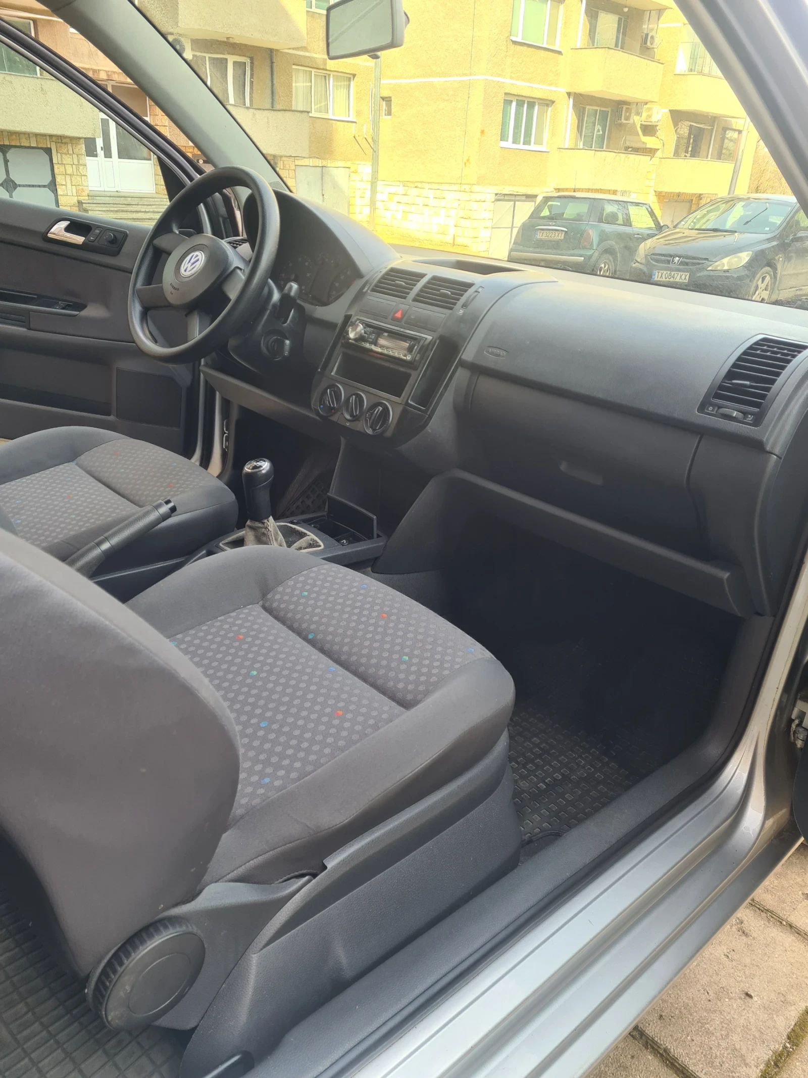 VW Polo Хетчбек, снимка 8 - Автомобили и джипове - 53753857