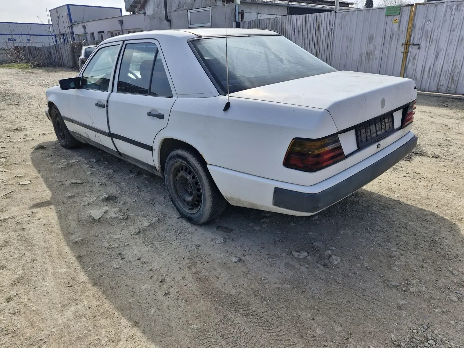 Mercedes-Benz 124, снимка 3 - Автомобили и джипове - 53819137