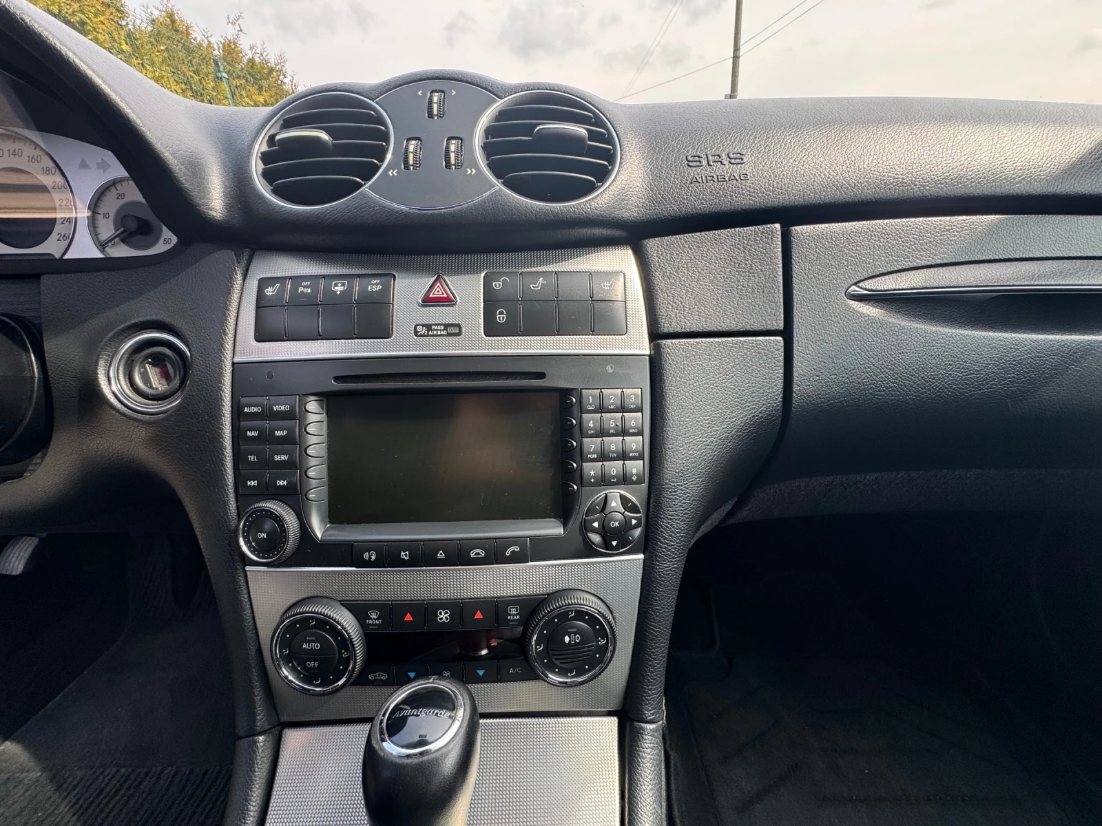 Mercedes-Benz CLK 320 CDI, снимка 10 - Автомобили и джипове - 53923842