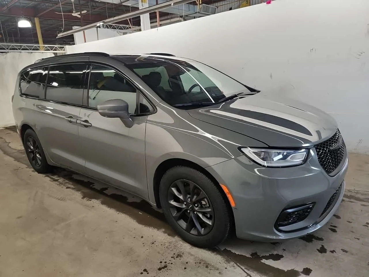 Chrysler Pacifica * TOURING L * BLIND SPOT* КАМЕРА * ПОДГРЕВ* , снимка 2 - Автомобили и джипове - 53953575
