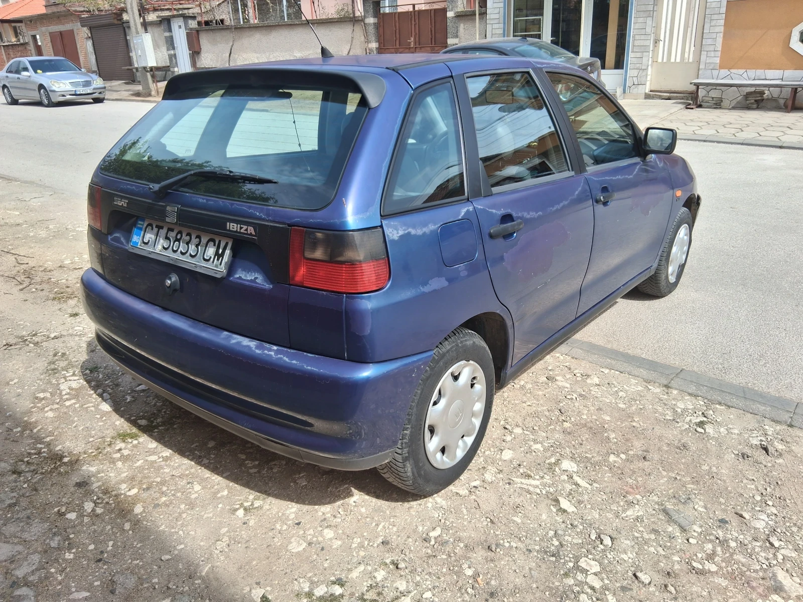 Seat Ibiza 1.4 Бензин, снимка 4 - Автомобили и джипове - 54193770