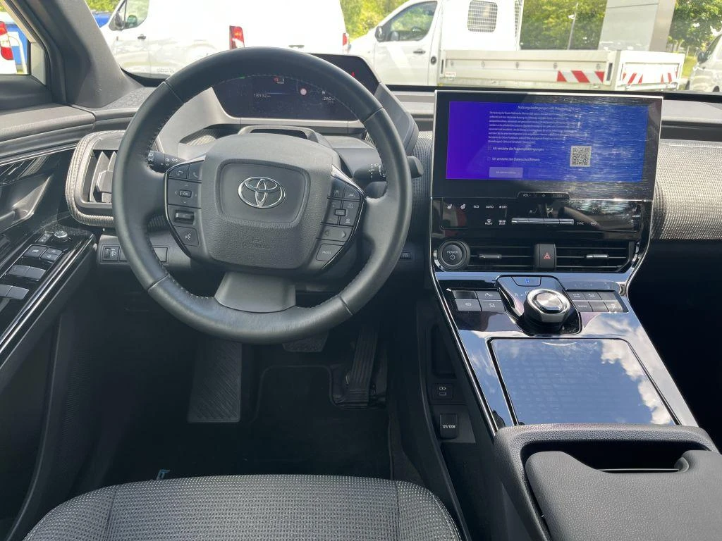 Toyota bZ4X ELECTRIC/COMFORT/204HP/71KWH/360/NAVI/234h, снимка 8 - Автомобили и джипове - 54622541
