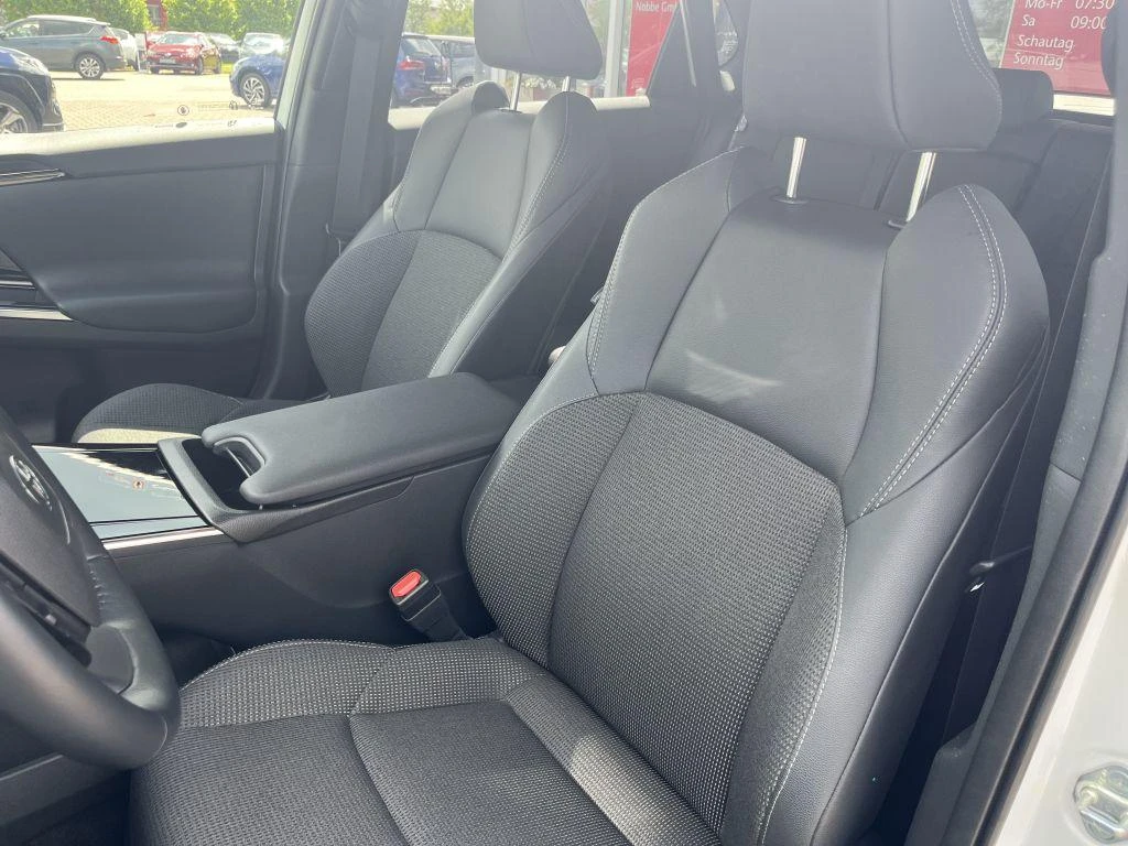 Toyota bZ4X ELECTRIC/COMFORT/204HP/71KWH/360/NAVI/234h, снимка 12 - Автомобили и джипове - 54622541