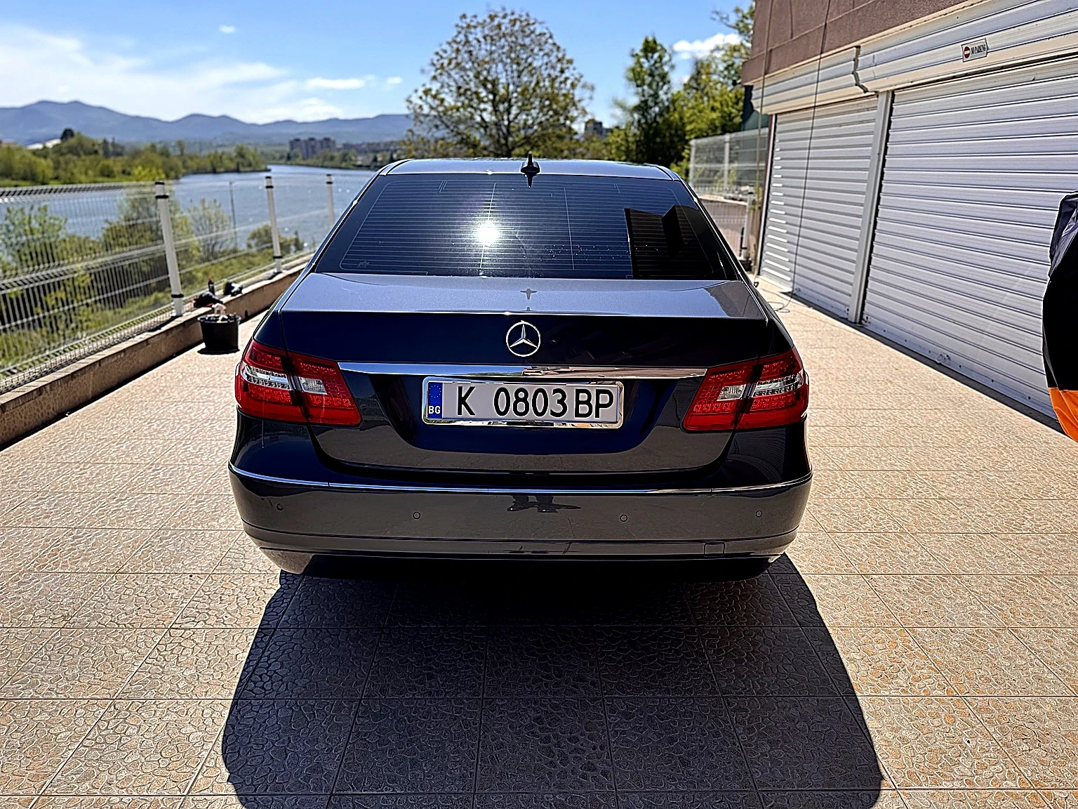 Mercedes-Benz E 220, снимка 4 - Автомобили и джипове - 54813283