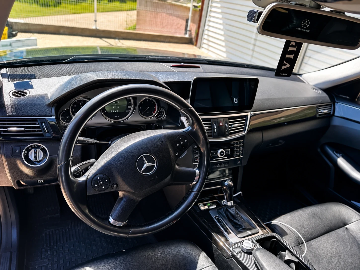 Mercedes-Benz E 220, снимка 6 - Автомобили и джипове - 54813283