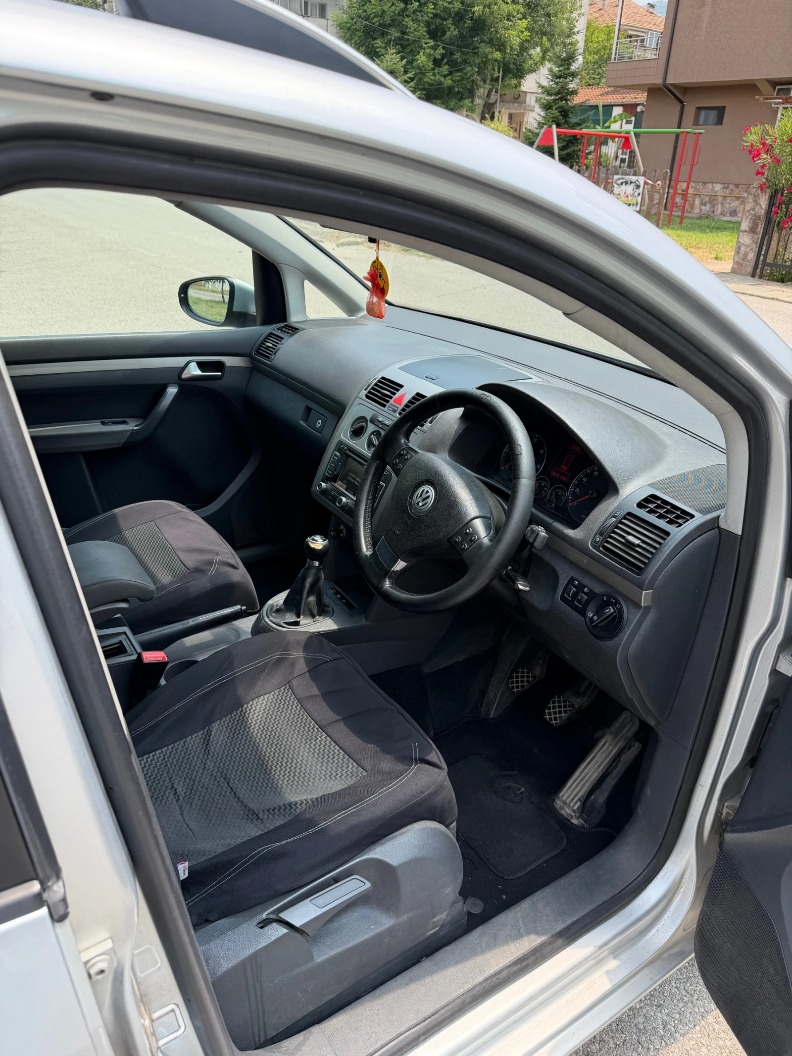 VW Touran, снимка 13 - Автомобили и джипове - 55219003