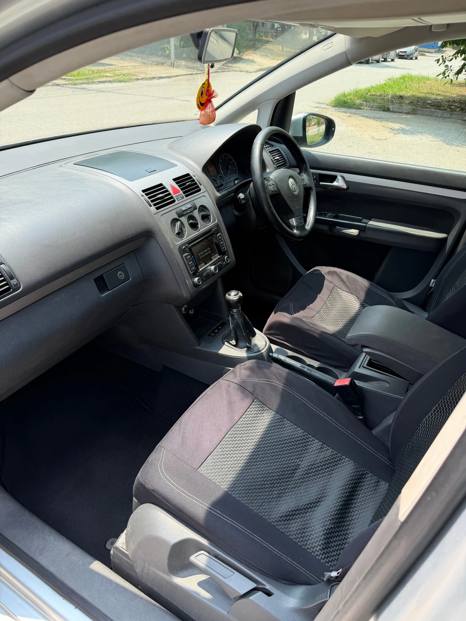 VW Touran, снимка 17 - Автомобили и джипове - 55219003