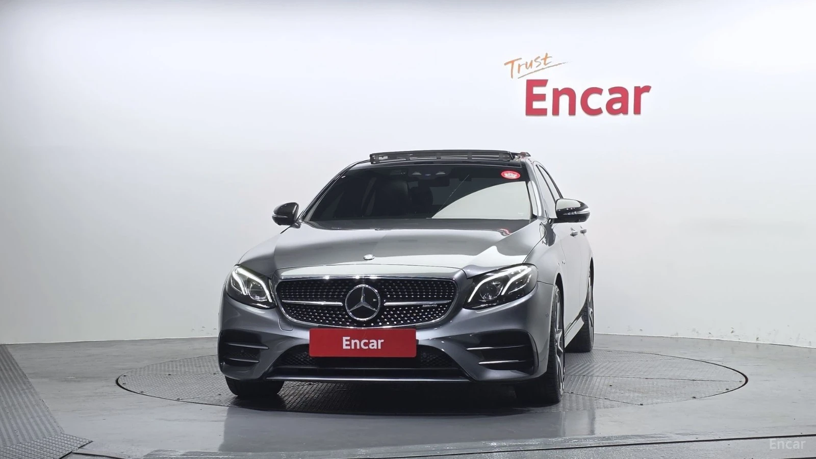 Mercedes-Benz E 43 AMG 4MATIC* HUD* КОЖА* ОБДУХВ* НАВИ* ПАНО, снимка 3 - Автомобили и джипове - 55545269