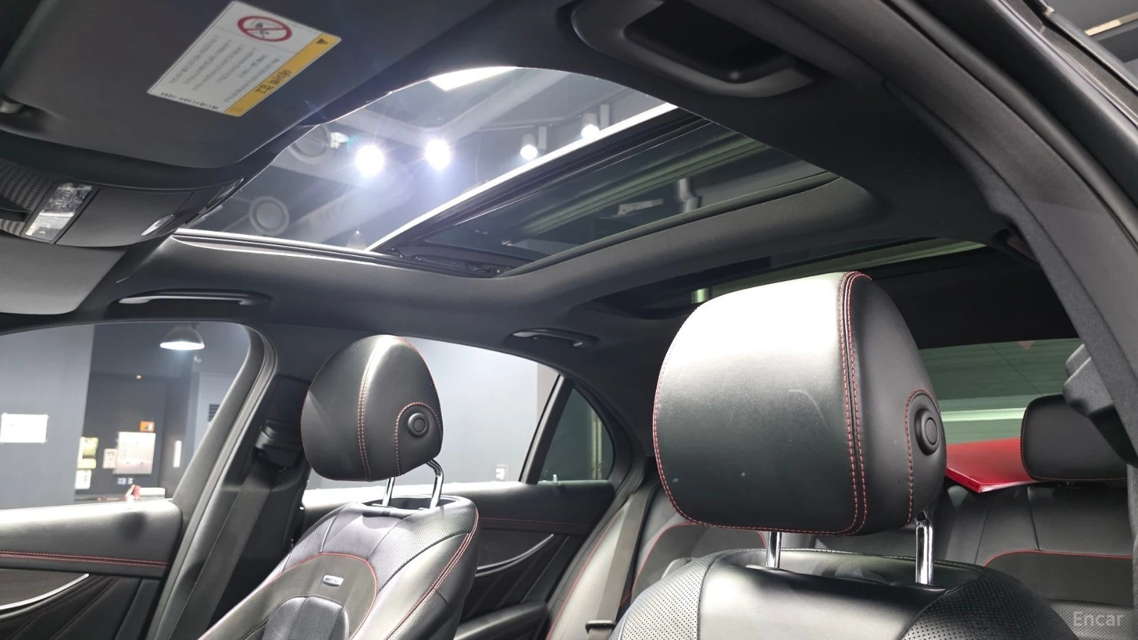 Mercedes-Benz E 43 AMG 4MATIC* HUD* КОЖА* ОБДУХВ* НАВИ* ПАНО, снимка 17 - Автомобили и джипове - 55545269