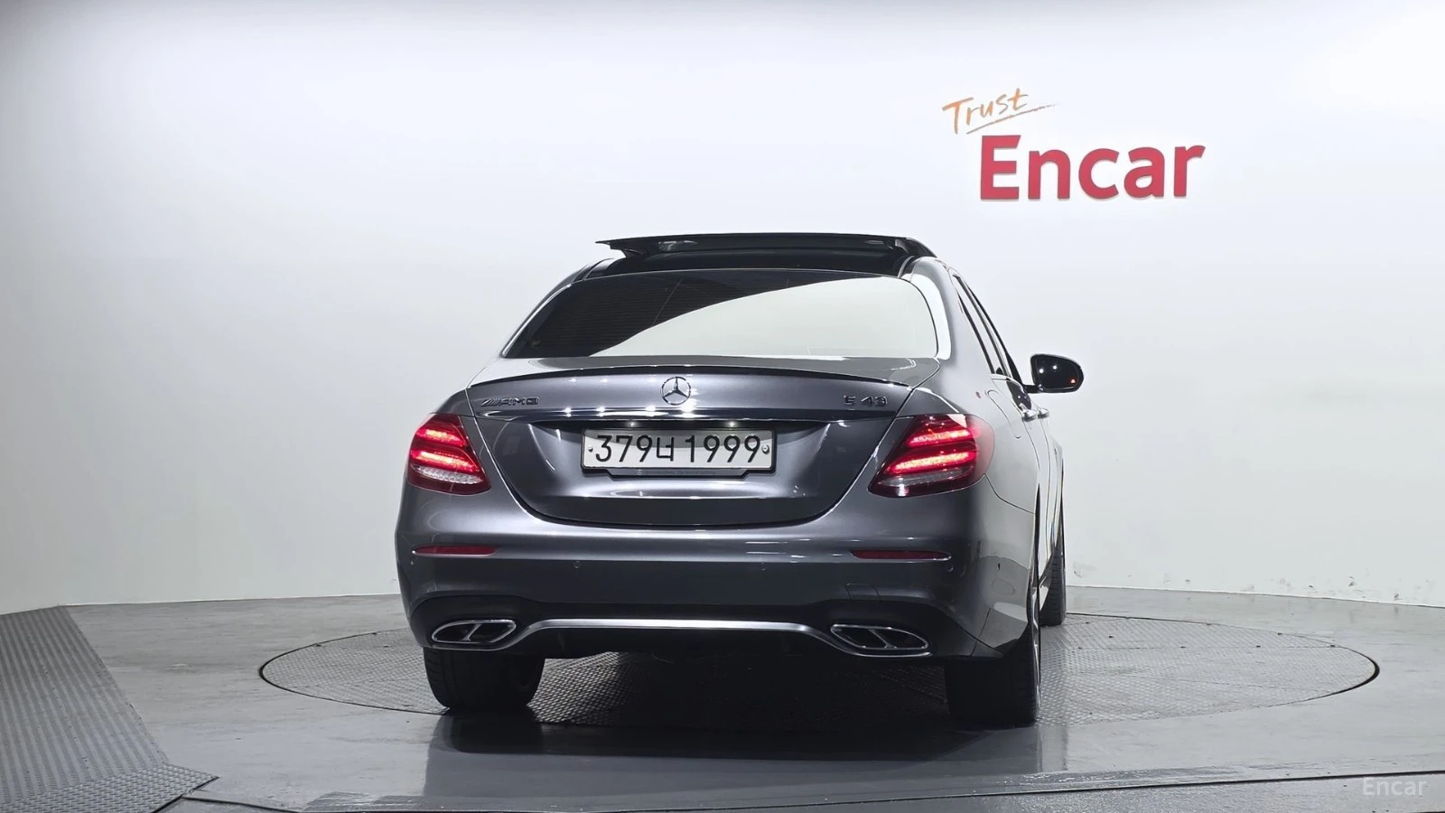 Mercedes-Benz E 43 AMG 4MATIC* HUD* КОЖА* ОБДУХВ* НАВИ* ПАНО, снимка 4 - Автомобили и джипове - 55545269