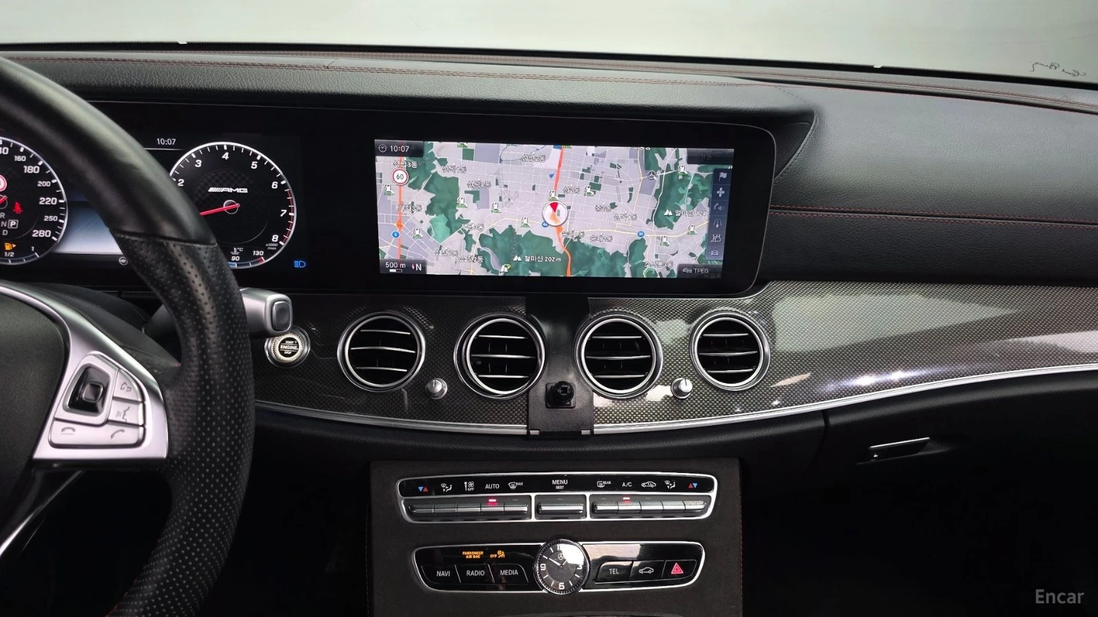 Mercedes-Benz E 43 AMG 4MATIC* HUD* КОЖА* ОБДУХВ* НАВИ* ПАНО, снимка 12 - Автомобили и джипове - 55545269