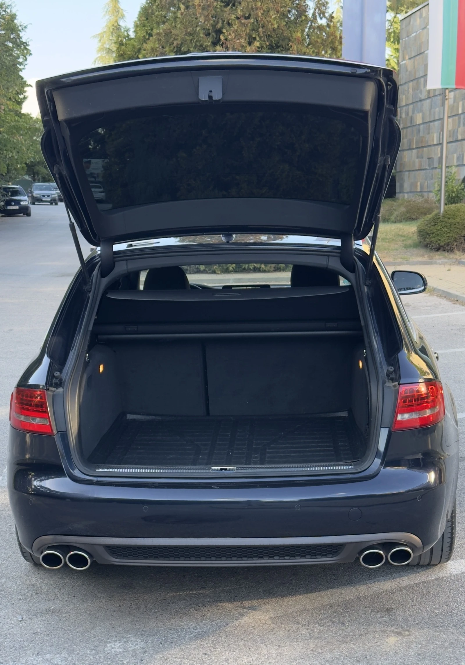 Audi A4 3 x S-line * LED * Автоматик * БАРТЕР * ЛИЗИНГ, снимка 13 - Автомобили и джипове - 56217354