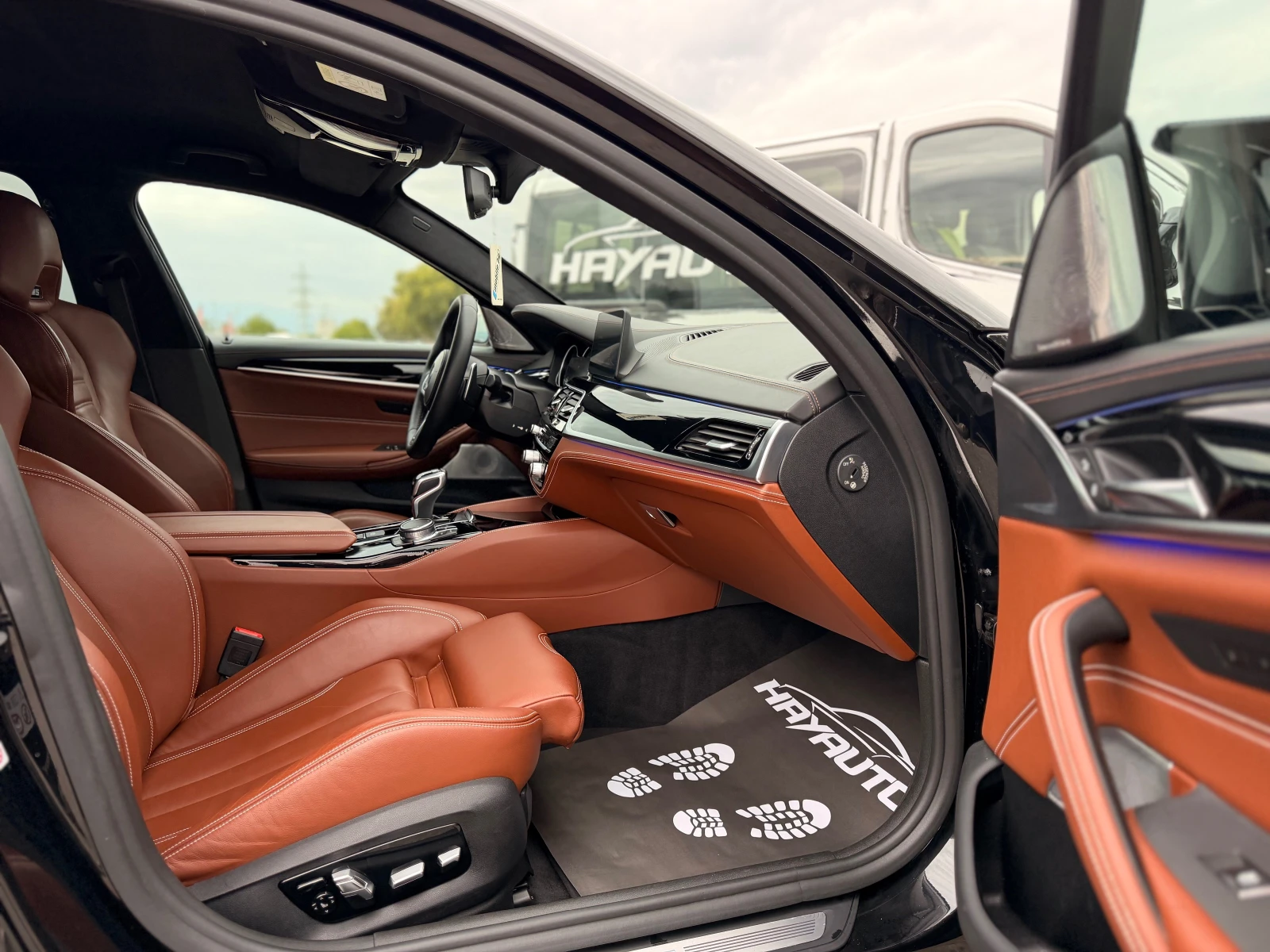 BMW M5 xDrive= Carbon Pack= Carbon Ceramic= 3xTV= B & W=  | Mobile.bg � ����������� 11