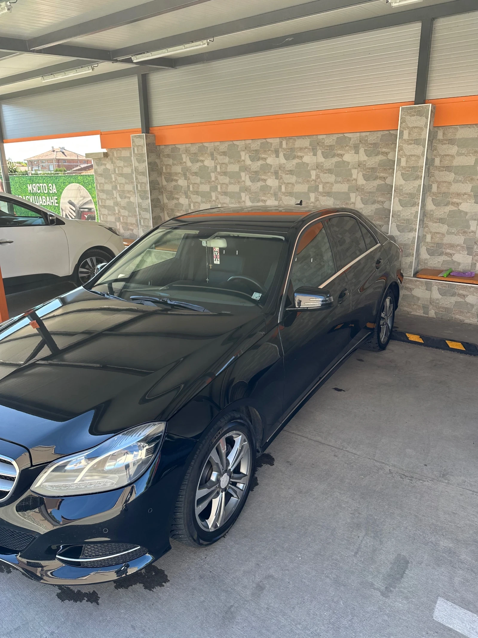 Mercedes-Benz E 200, снимка 4 - Автомобили и джипове - 56337748