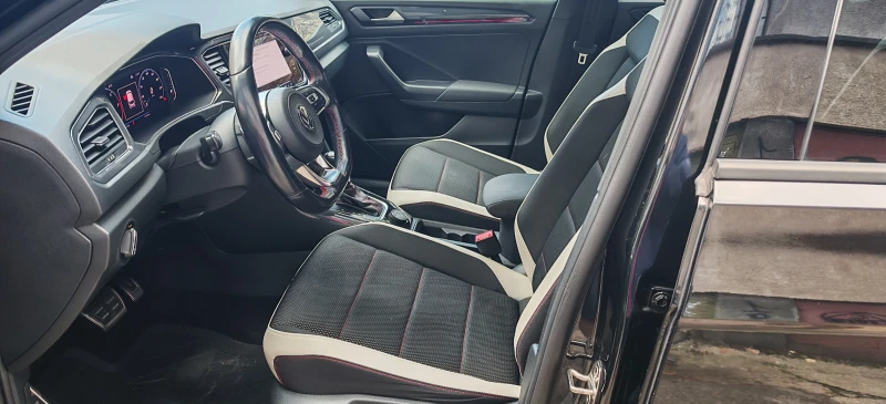VW T-Roc 2.0TDI, снимка 9 - Автомобили и джипове - 52502642