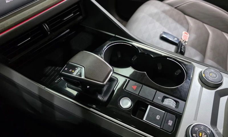 VW Touareg, снимка 9 - Автомобили и джипове - 53058528