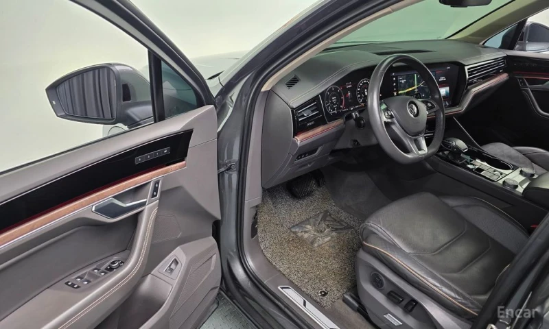 VW Touareg, снимка 13 - Автомобили и джипове - 53058528