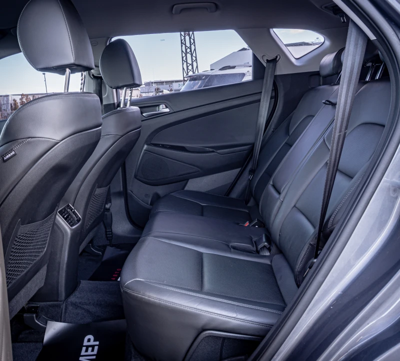 Hyundai Tucson 2.0CRDI-6М.ГАР.РЕАЛНИ КМ., снимка 11 - Автомобили и джипове - 53111917