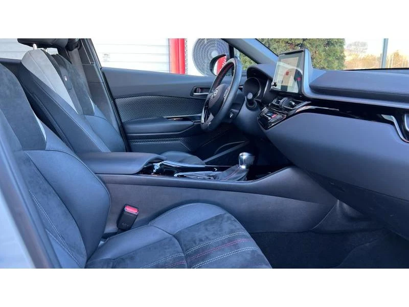 Toyota C-HR 2.0h GR Sport, снимка 10 - Автомобили и джипове - 53259561