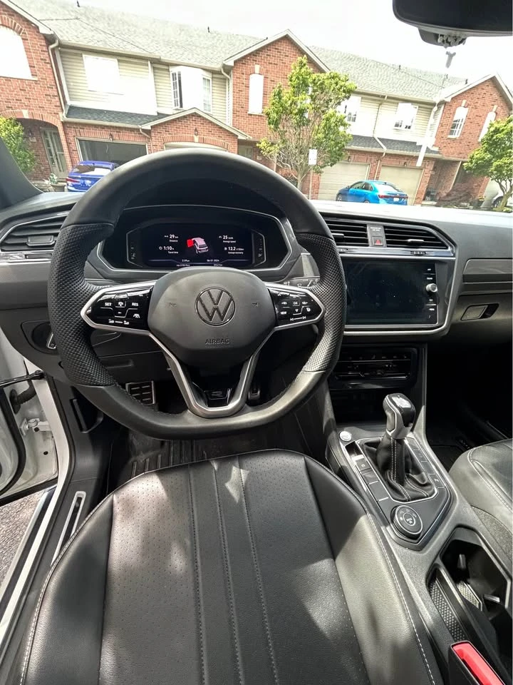 VW Tiguan R Line, ЦЕНА ДО БЪЛГАРИЯ, снимка 9 - Автомобили и джипове - 56244201