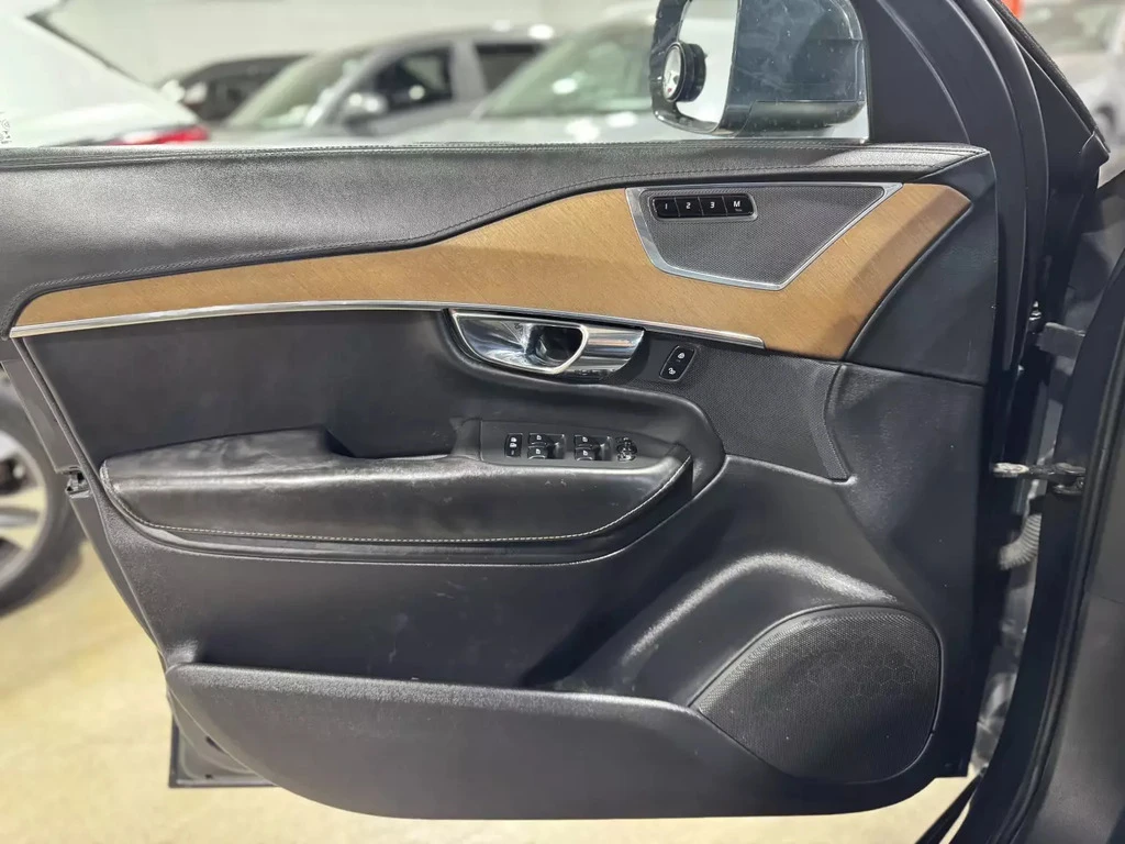 Volvo Xc90 T6 INSCRIPTION/ПОДГРЕВ/ОБДУХВАНЕ/ПАНОРАМА/КЕЙЛЕС - изображение 6