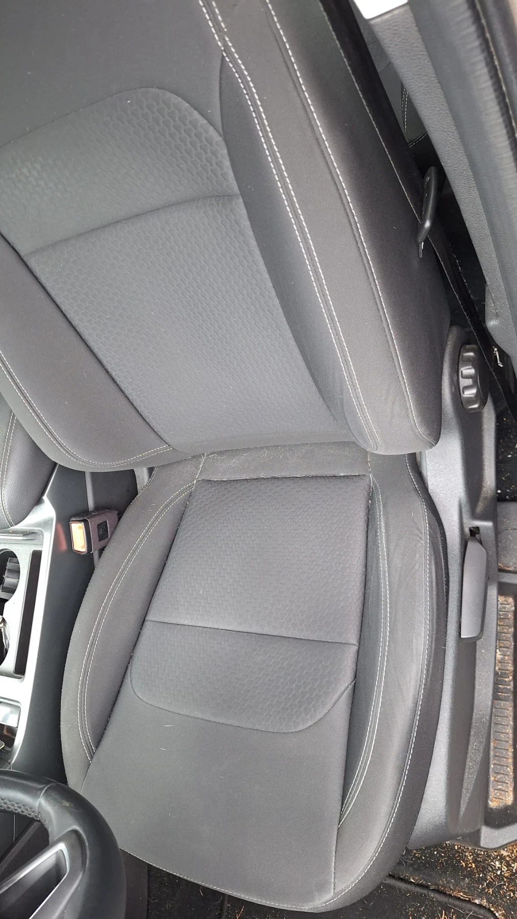 Ford Kuga 1.5 EcoBoost 120 CV SeS 2WD ST-Line, снимка 11 - Автомобили и джипове - 53938956