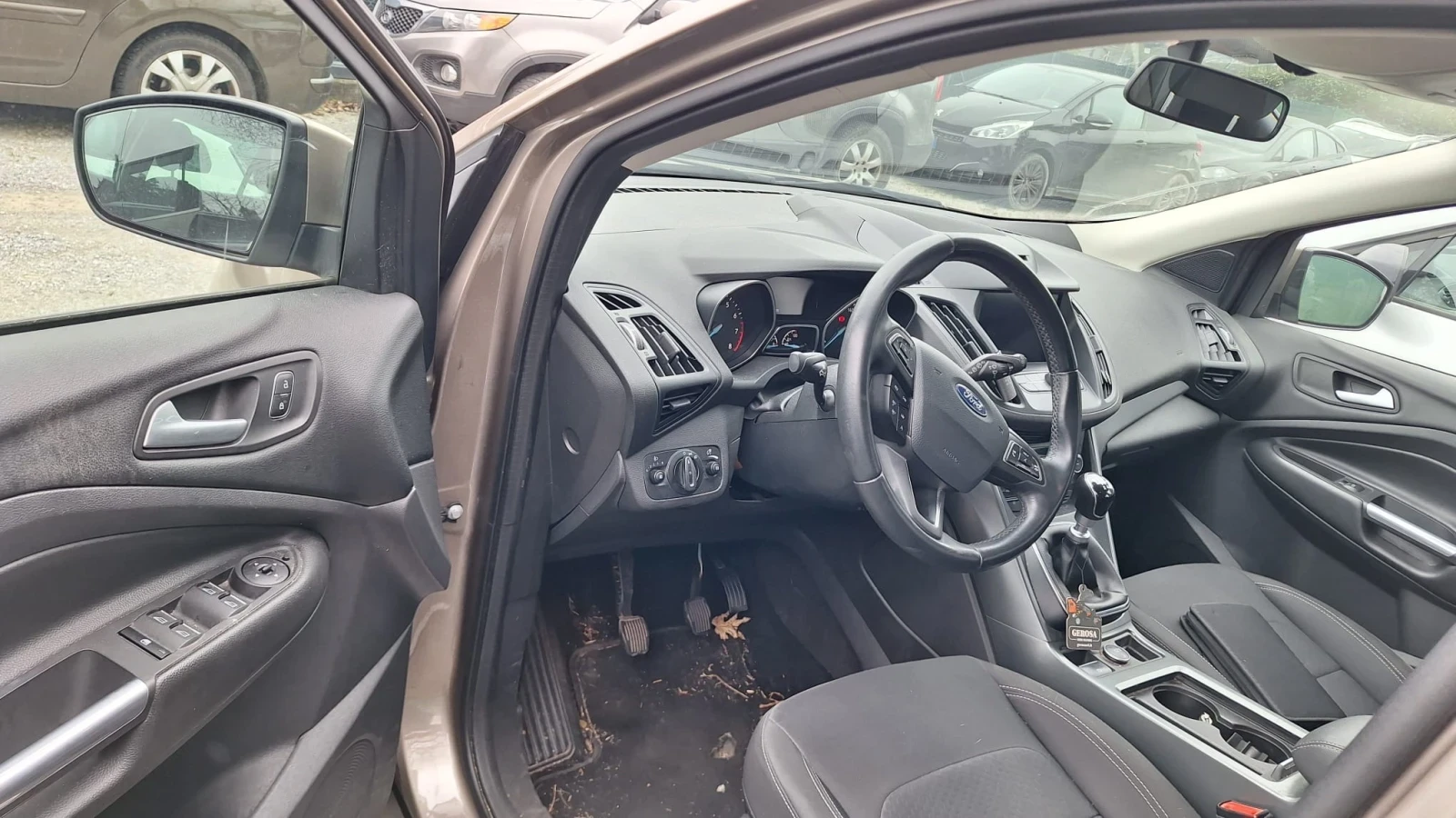 Ford Kuga 1.5 EcoBoost 120 CV SeS 2WD ST-Line, снимка 8 - Автомобили и джипове - 53938956