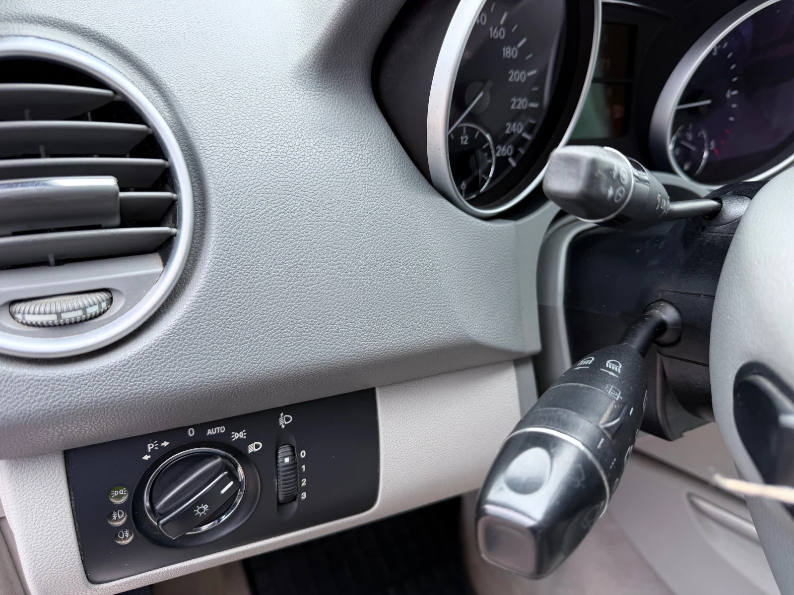 Mercedes-Benz ML 320, снимка 16 - Автомобили и джипове - 54049046