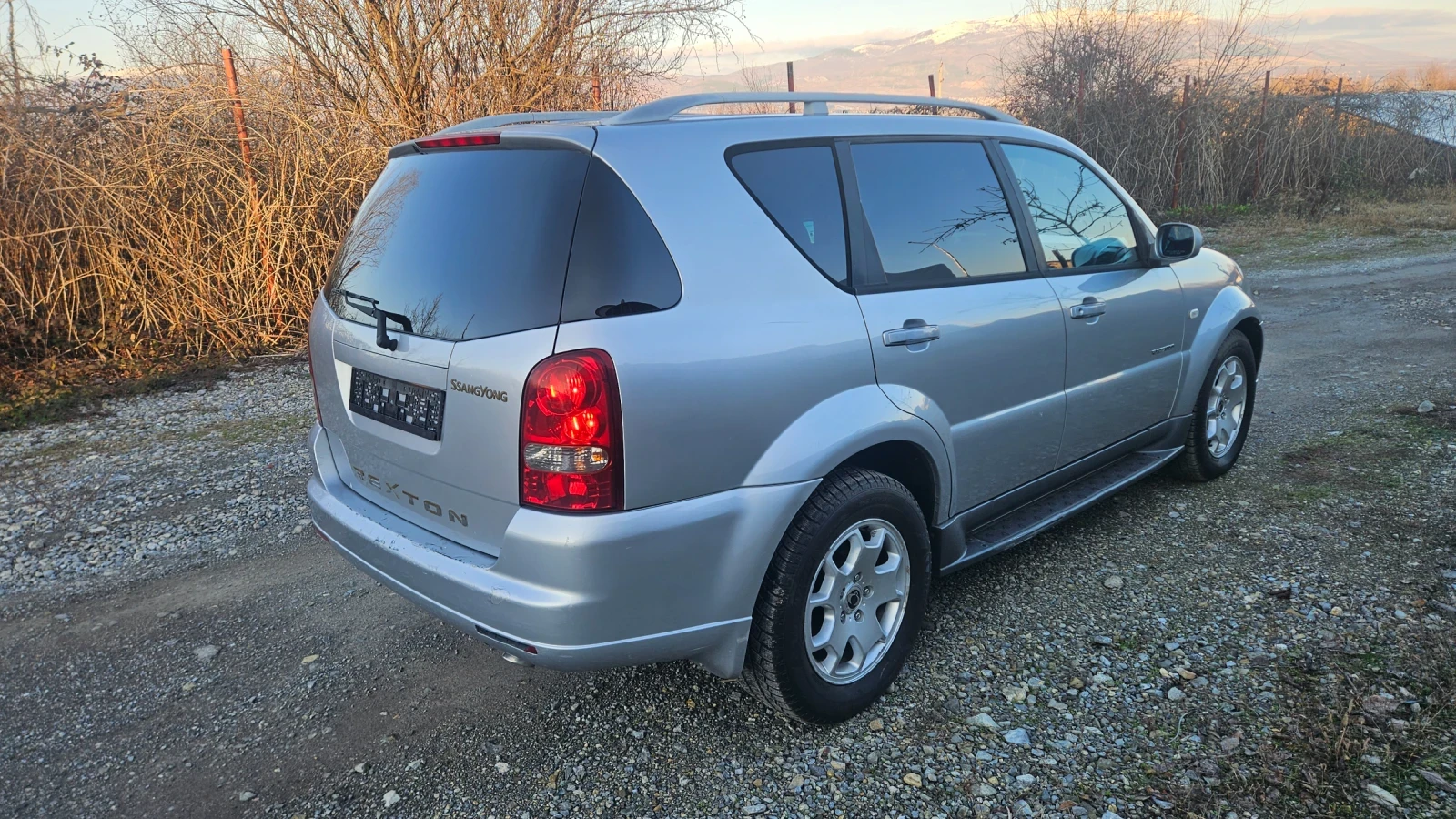 SsangYong Rexton, снимка 4 - Автомобили и джипове - 54088045