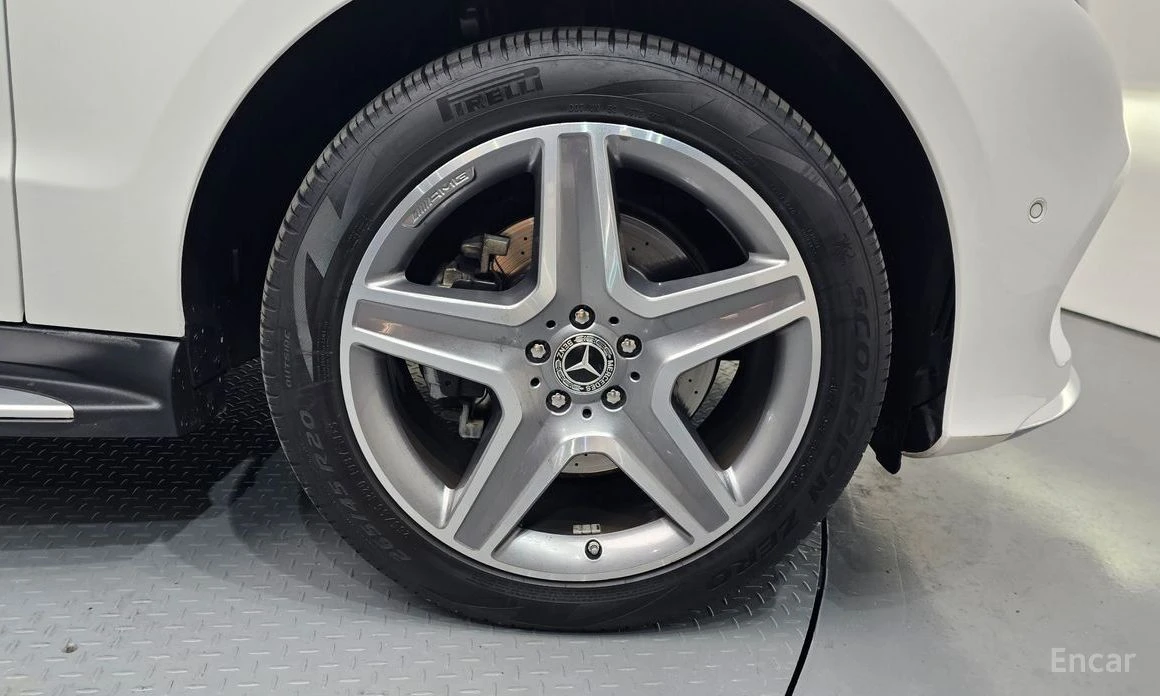 Mercedes-Benz GLE 350, снимка 5 - Автомобили и джипове - 54108165