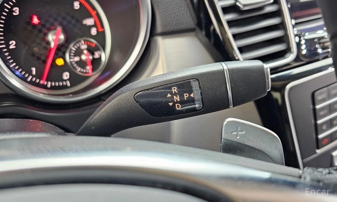 Mercedes-Benz GLE 350, снимка 9 - Автомобили и джипове - 54108165