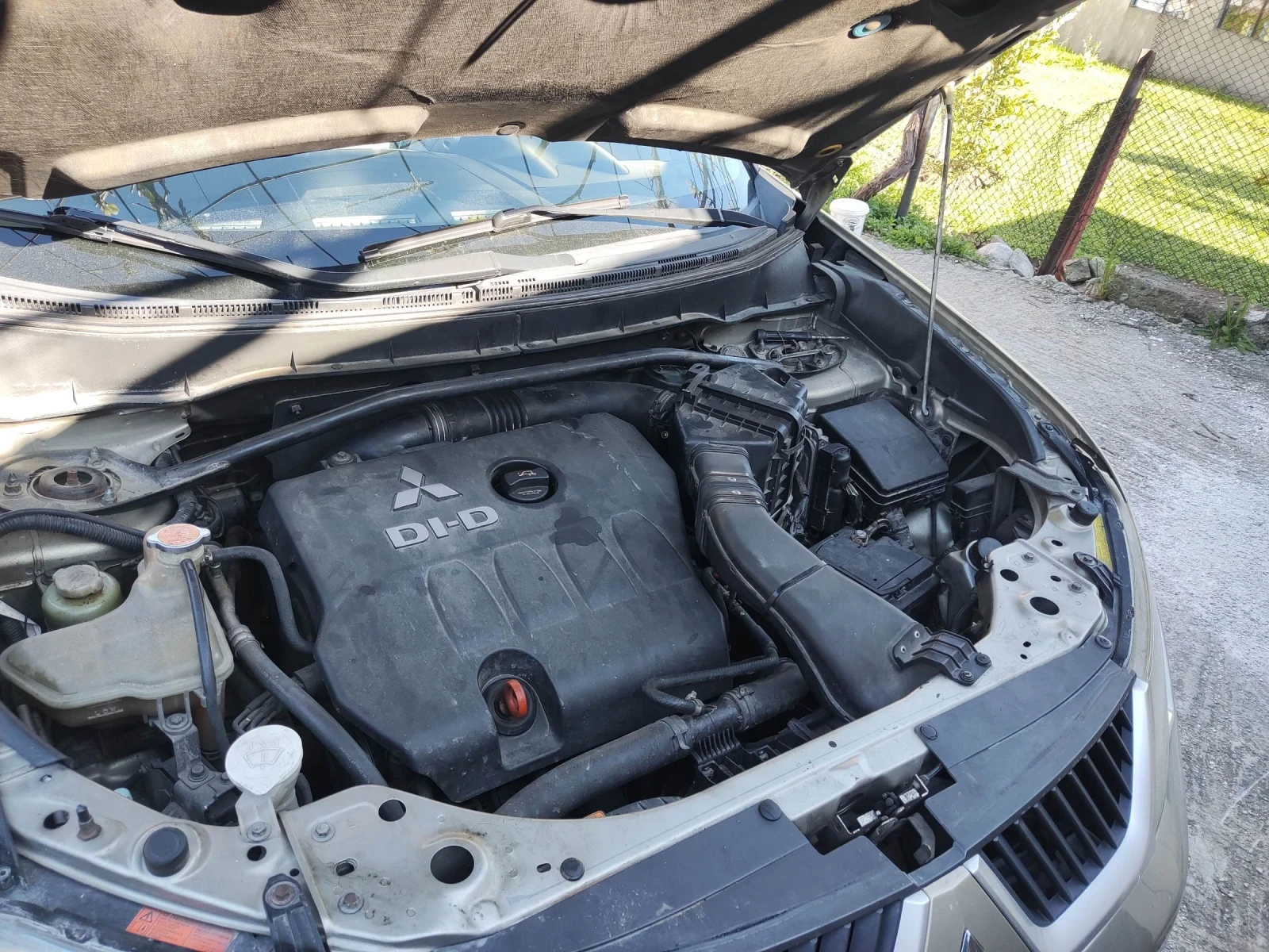 Mitsubishi Outlander 7 места, снимка 16 - Автомобили и джипове - 54459572
