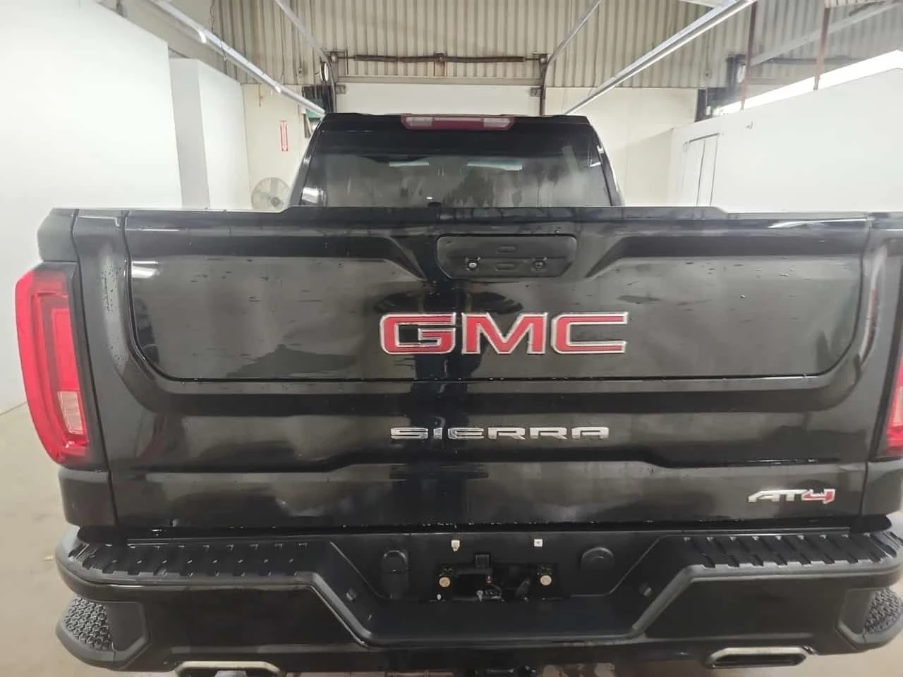 Gmc Sierra * AT4 CREW CAB SHORT BED * CARFAX * БЕЗ ПЪРВОНАЧАЛ, снимка 16 - Автомобили и джипове - 56293118